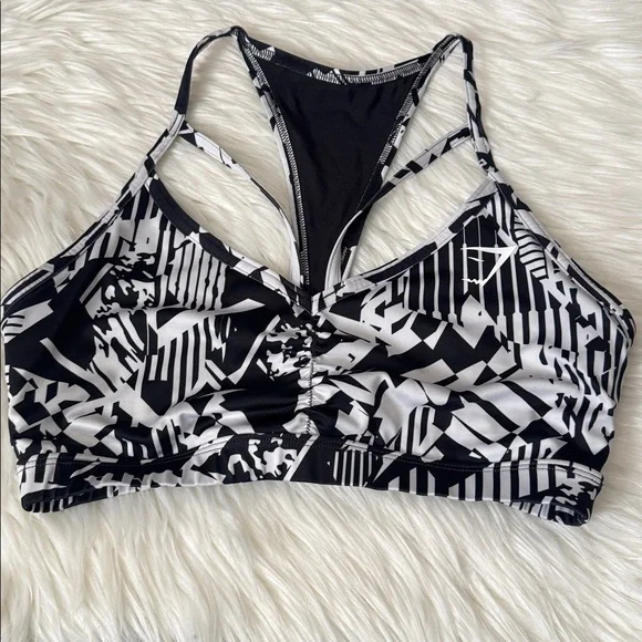 3 Gymshark Women's Sports Bra Set - Black, Green, Navy - Picture 4 of 6